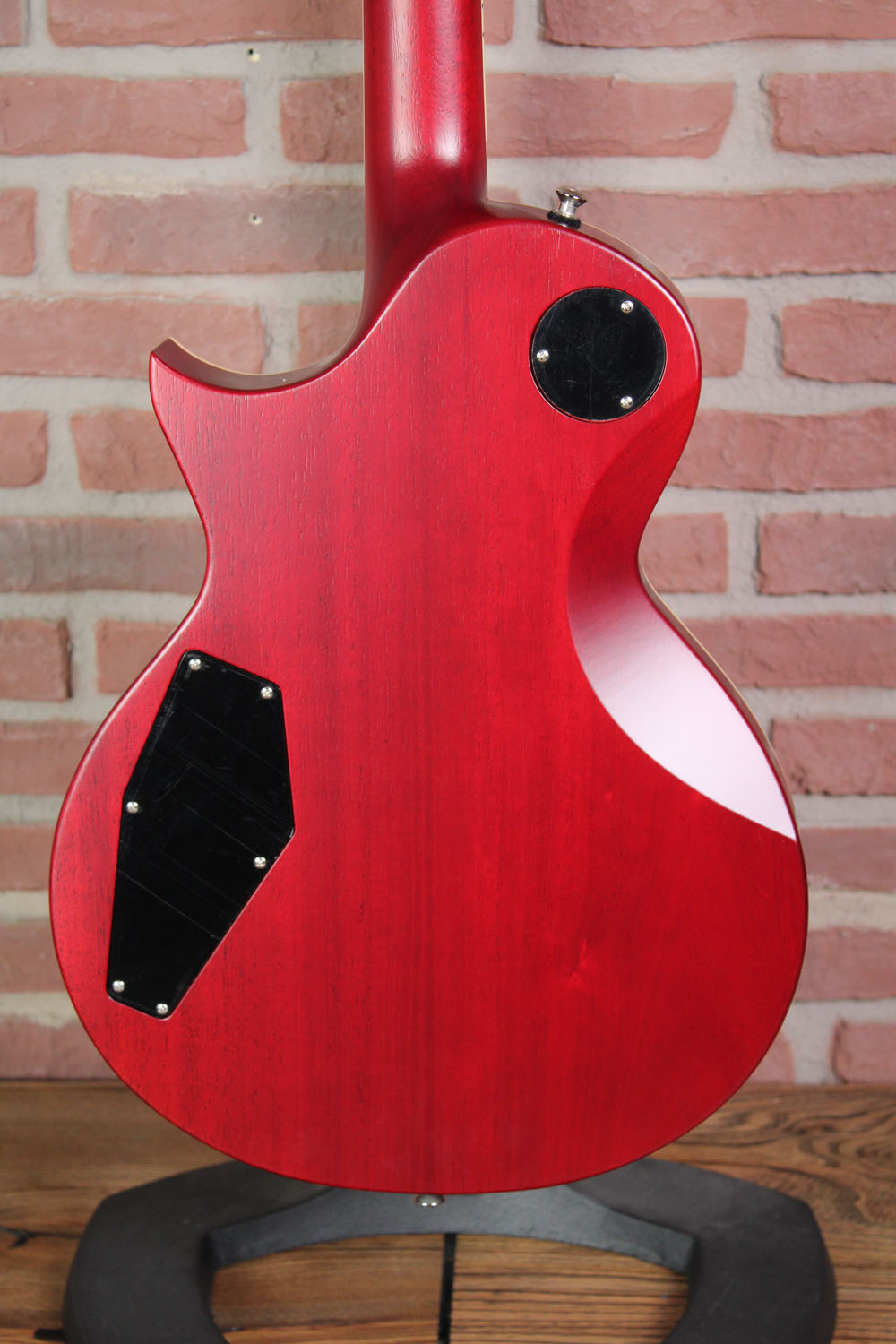 USA Eclipse Open  Grain Amber Cherry Sunburst
